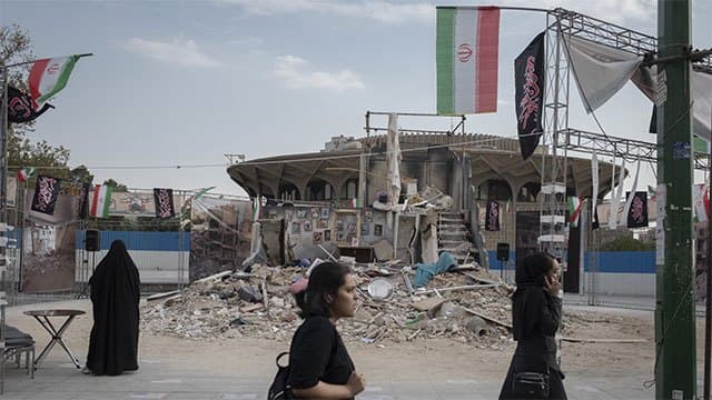 Iran threatens war ‘beyond the region’ if US attacks