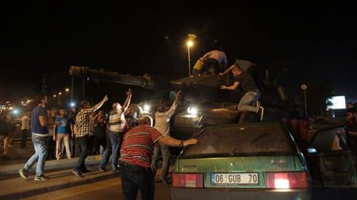 Erdogan arrives in Istanbul as Turkish military coup crumbles