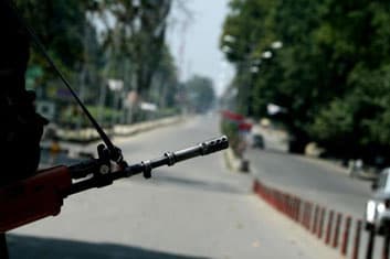 VIDEO: Police curfew declared in Aluthgama, Beruwala
