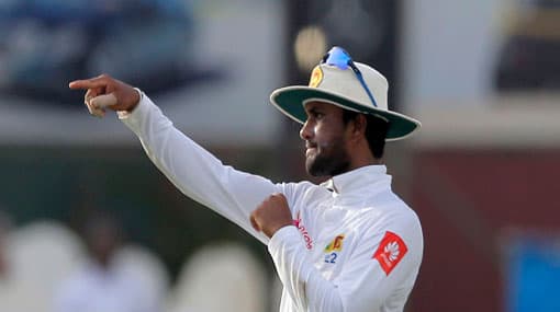 Chandimal opts to bat first against Pakistan