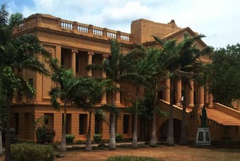 Rajarata VC and officials released by students