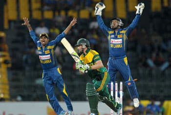 South Africa win toss, bat first