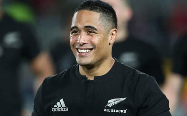 All Black Aaron Smith banned for entering public toilet with a woman