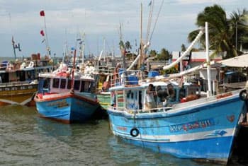 Fishermen cautioned again from going out to sea