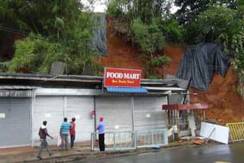 Ten shops closed in Hatton over landslide threat