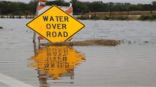 Main road in Eppawela overrun by water