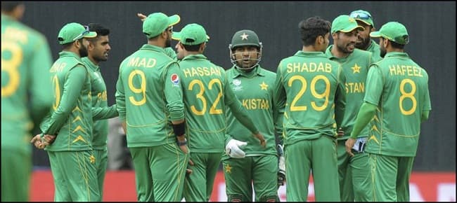 Pakistan, Sri Lanka duel today to win entry in Champions Trophy semis