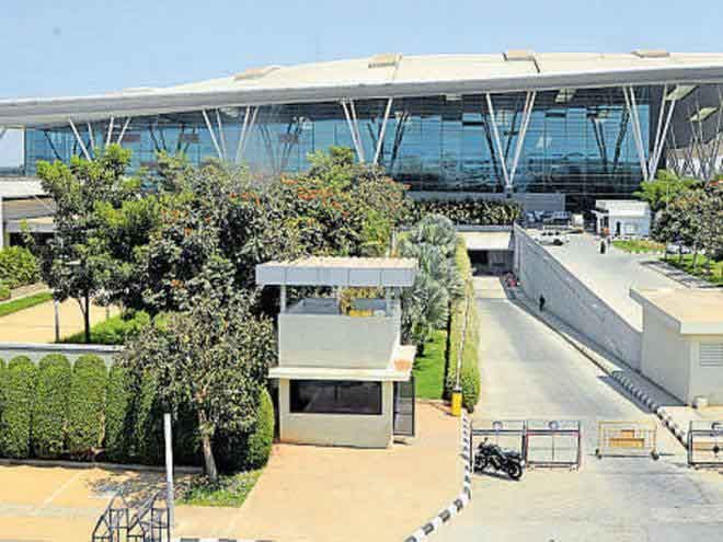 Sri Lankan woman held at KIA for drug smuggling