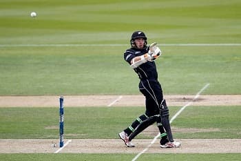Latham and Munro topple Bangladesh