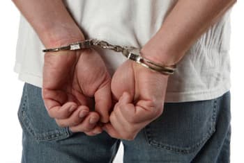 9 arrested for robbing houses claiming to be the police