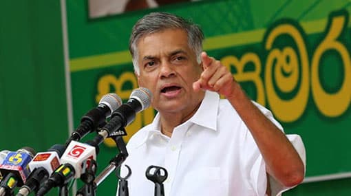 PM slams media for backing Mahinda Rajapaksa