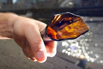 Man stabbed to death with broken bottle