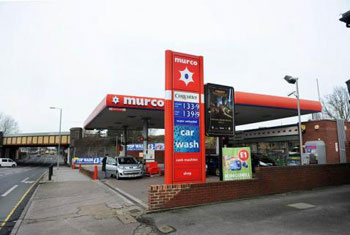 Robber claims Lankan cashier was in on it
