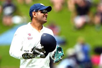 Arrest warrant issued against Dhoni