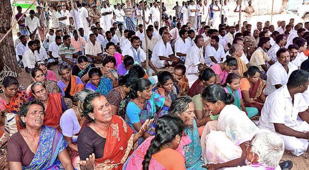 Indian fishermen protest against Lanka