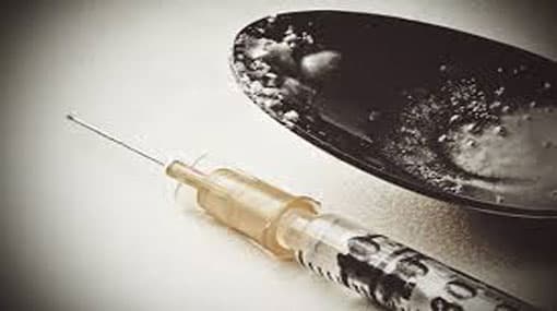 Six detained for possession of heroin