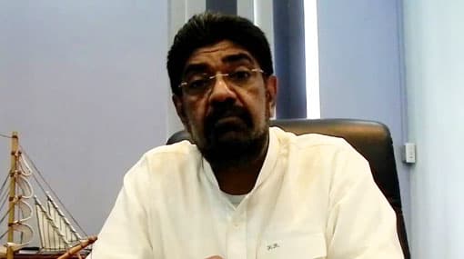 Either govt really inefficient or allegations are baseless - Keheliya