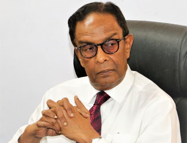 Minister orders to transfer heads of main prisons