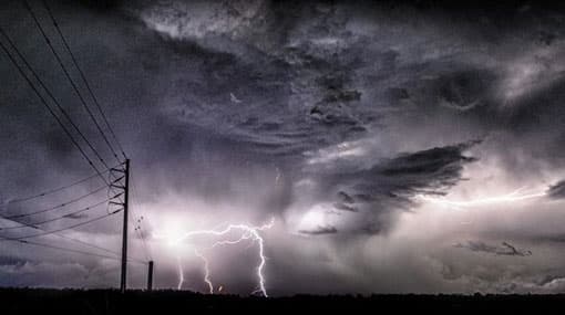 Severe thunderstorm warning for several provinces