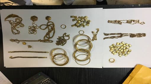 Four arrested while attempting to smuggle out jewelry worth Rs 8.9 million