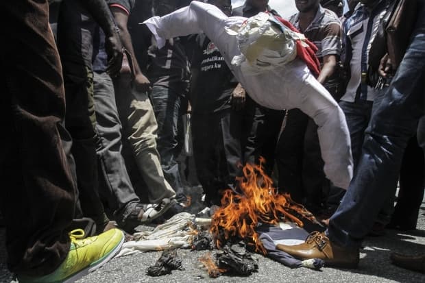 Ethnic Indians continue to protest against Rajapaksa in Malaysia