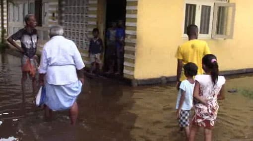 Heavy rains create a minor flood situation in Galle