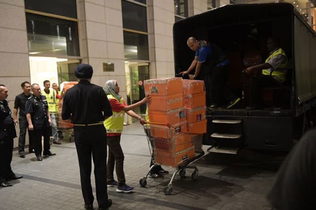 Millions of Sri Lankan rupees seized from ex-Malaysian PM’s mansion