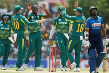Sri Lanka post 244/8 in second ODI