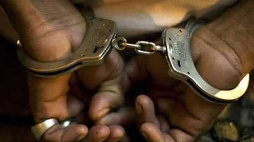 Illegal gem miners caught in the act
