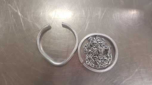 Person attempts to smuggle gold jewelry by silver plating