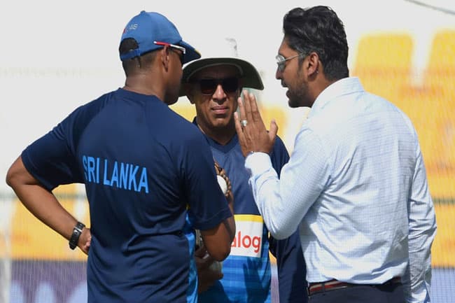 Sangakkara urges Mathews, Hathurusingha to sort out differences