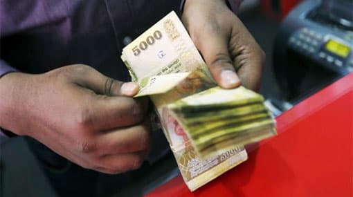 Sri Lankan Rupee drops to new low