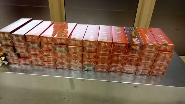 Chinese national held over attempt to smuggle in cigarettes