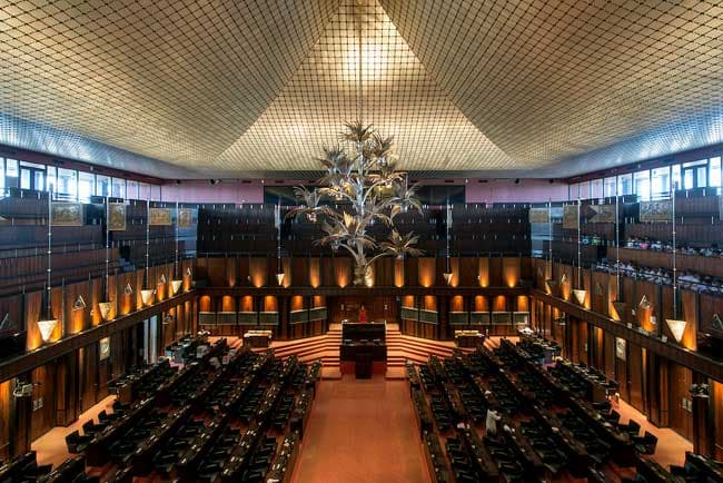 Confusion over parliament seating