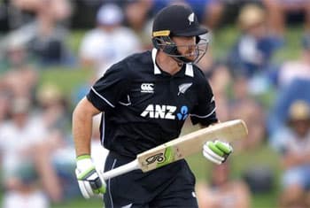 New Zealand wins toss, bats in 2nd ODI