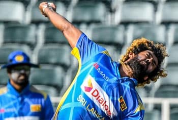 Sri Lanka invite South Africa to bat first