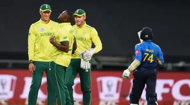 Proteas restrict Sri Lanka to 134