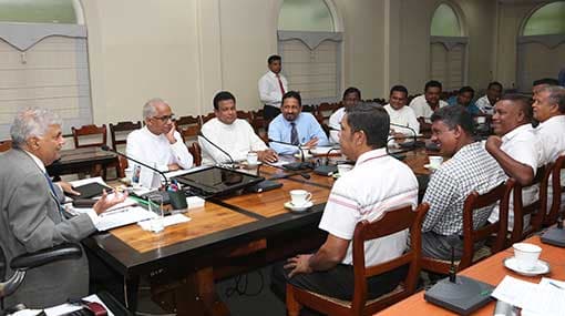 Govt’s maximum support to modernize carpentry industry - PM