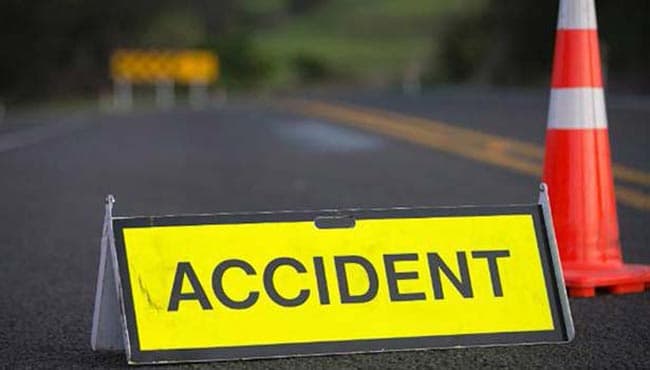 Six injured, 3 killed in lorry-van collision