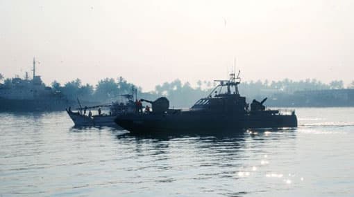 Navy rescues 7 local fishermen in distress