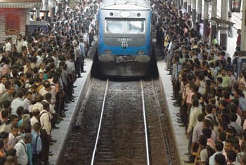 Trains delayed between Fort and Maradana