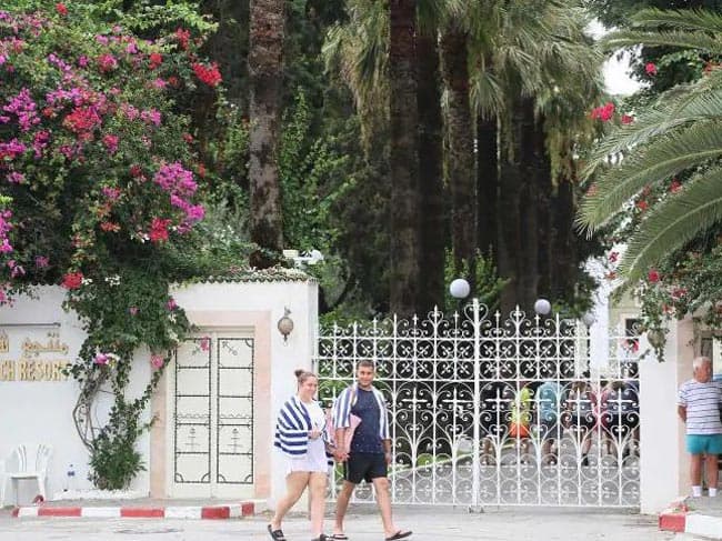 Tourists ‘held hostage’ overseas as UK travel giant goes bust
