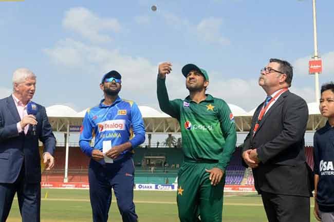 Sri Lanka wins toss, chooses to bat in 3rd ODI