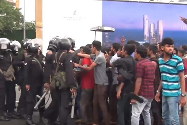 Over 40 Uni students arrested during protest at Lotus Road