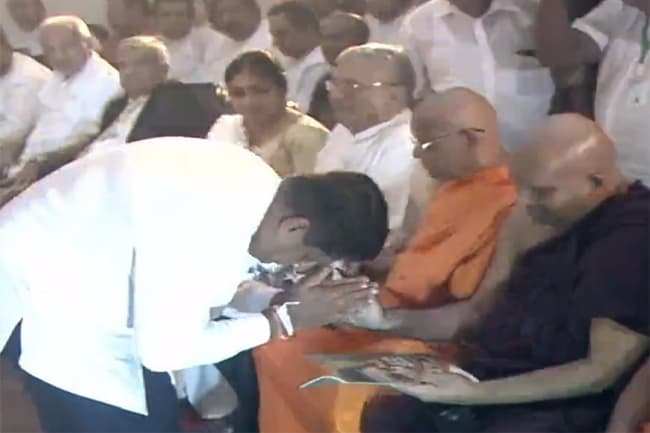 Sajith unveils his election manifesto