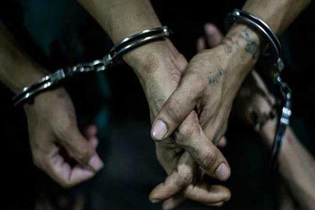 Five including woman arrested over drug racket