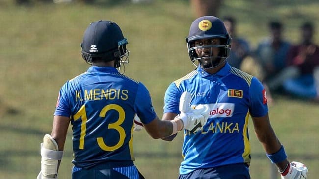 Mendis, De Silva help Sri Lanka to 307 in third ODI
