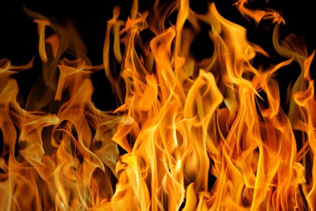 Fire erupts at four-storey shop in Pettah