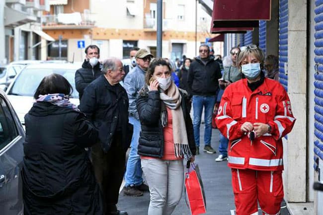 Italy coronavirus deaths rise by record 475 in a day