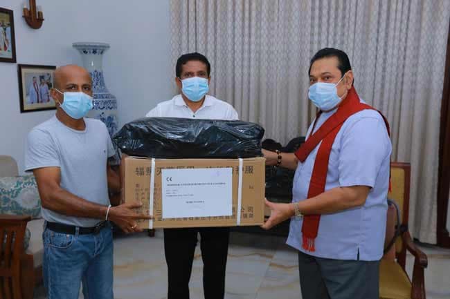 PM donates protective gear to Mulleriyawa hospital after ‘Derana Aruna’ revelation